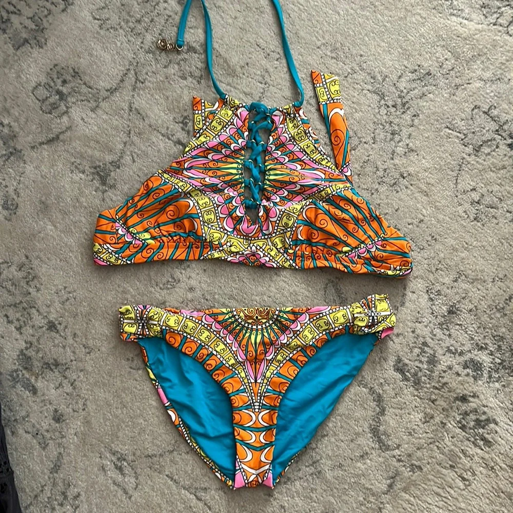 Bathing suit - Picture 1 of 1